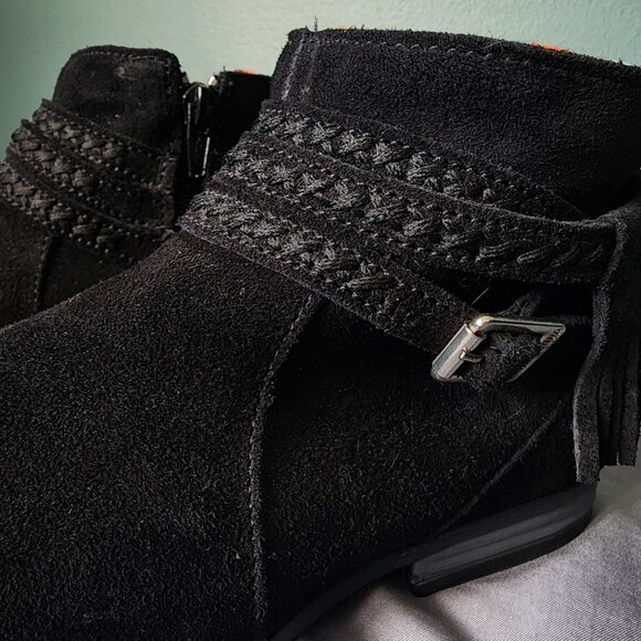 Minnetonka Women's Black Dixon Suede Ankle Booties, Size 6 - Picture 3 of 12